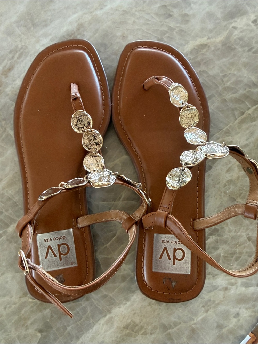 DV by Dolce Vita Brown T-Strap coin Gemstone Sandals Jorjie